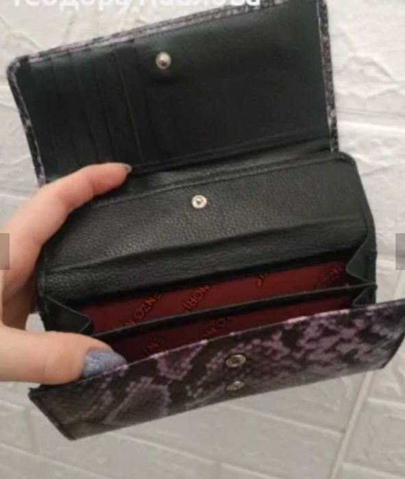 Дамски портмонета