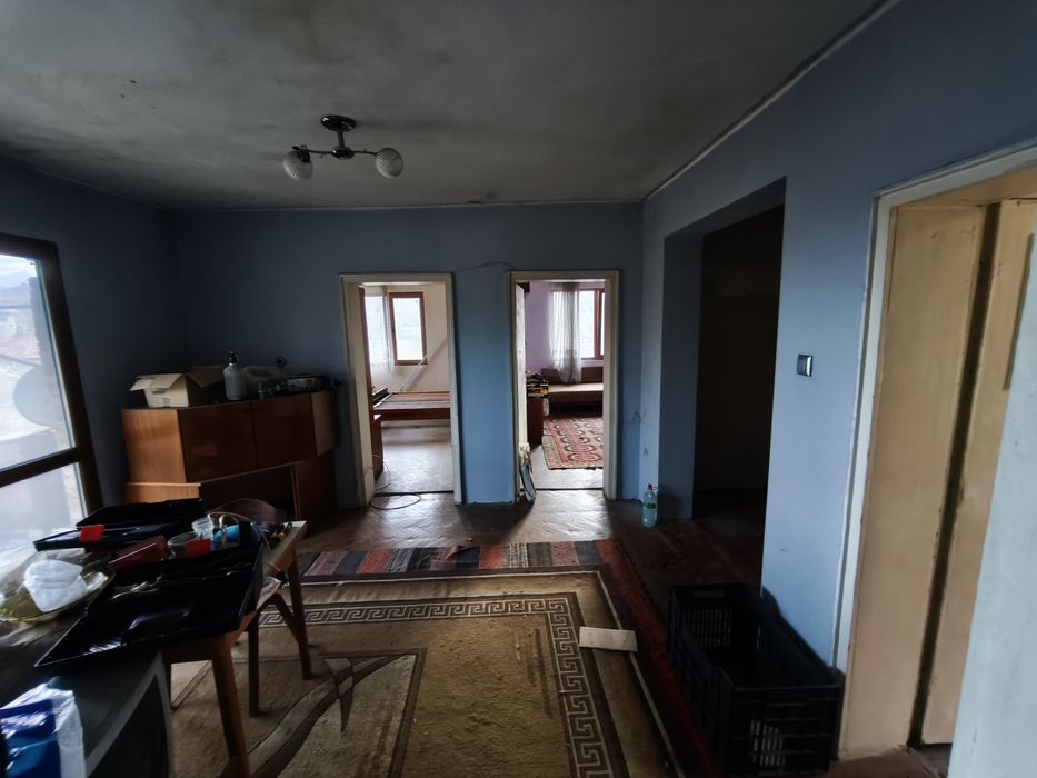 Втори етаж от двуетажна къща от собственик