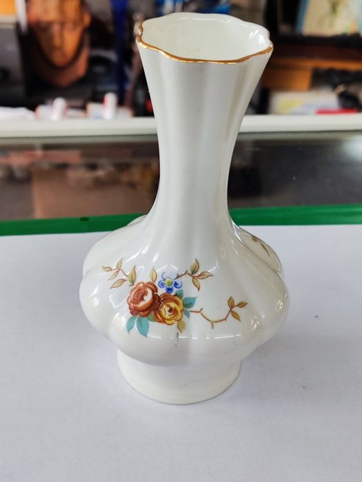 Ваза вазичка костен порцелан