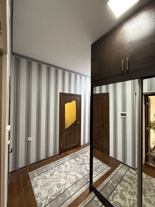 Qarshi markazidan uy sotiladi