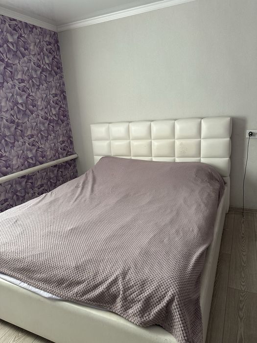 Кровать б/у продам