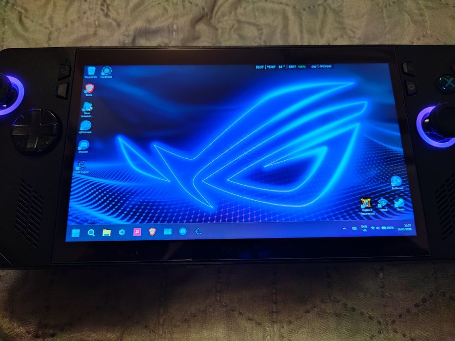 Asus ROG Ally X 24gb 1tb + калъф за пренасяне и резервни части