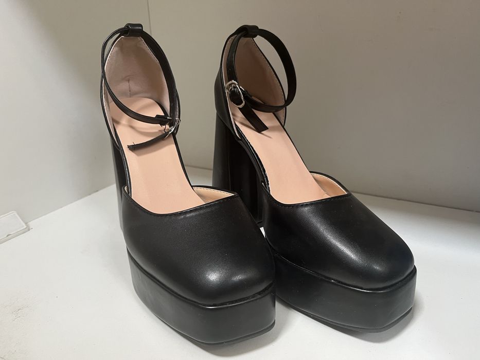 Продам новые туфли