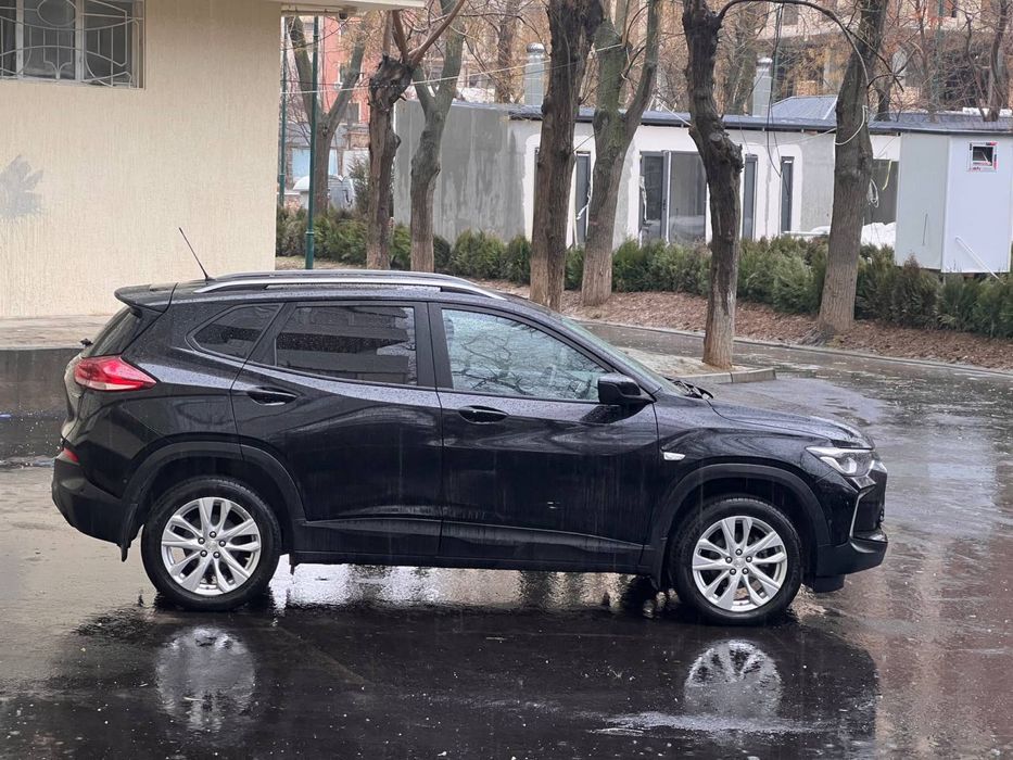Chevrolet Tracker 2 LTZ,  2022 г