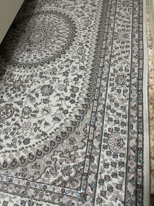 Продаётся ковёр 1,5м х2м