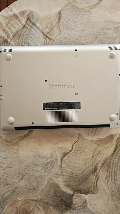 Лаптоп Dell Inspirion 3593 Intel(R) Core(TM) i7-1065G7 CPU @ 1.30GHz 16GB RAM