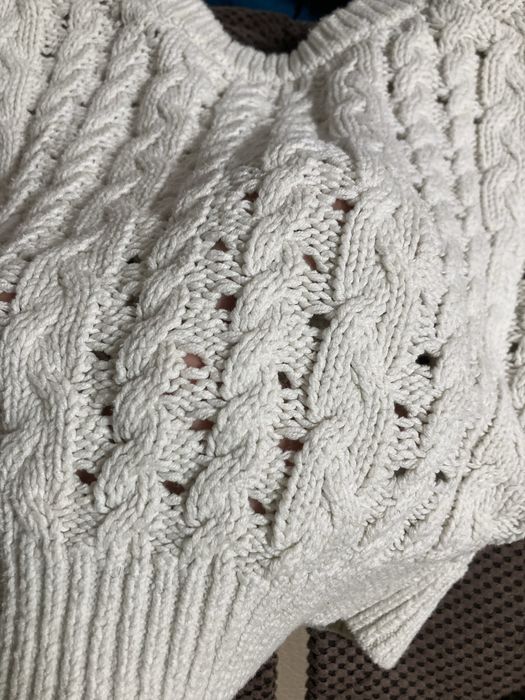 Бяла къса зимна блуза