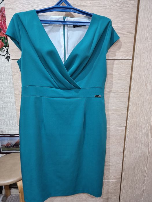 Бирюзовое платье