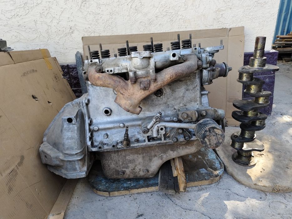 Двигатель УАЗ-469.