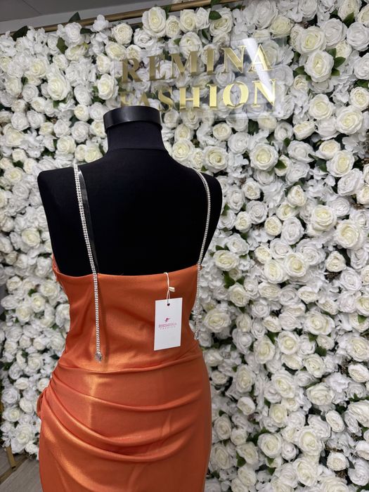 Официална рокля меден оранжев цвят