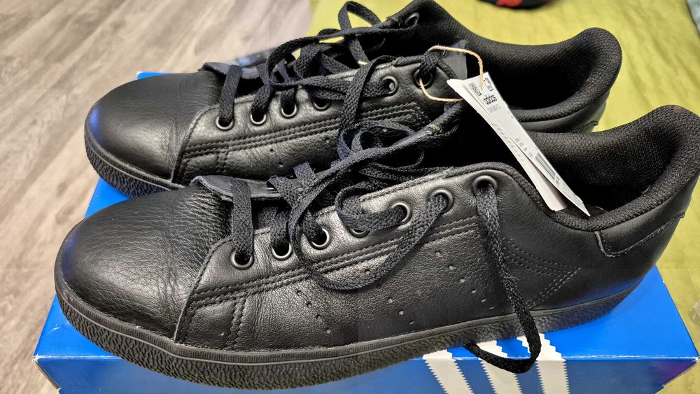 Продам красовки Adidas