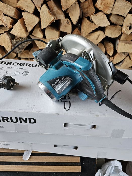 Circular makita magnesium 1800w
