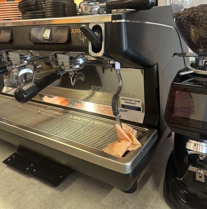 Кофемашина Nuova Simonelli Appia 2 Gr S