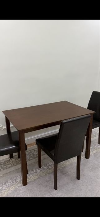 Стол со стульями