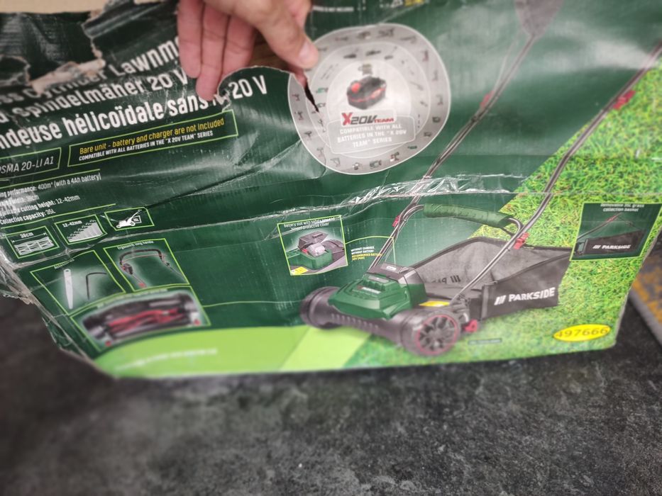 Mașină de tuns iarba