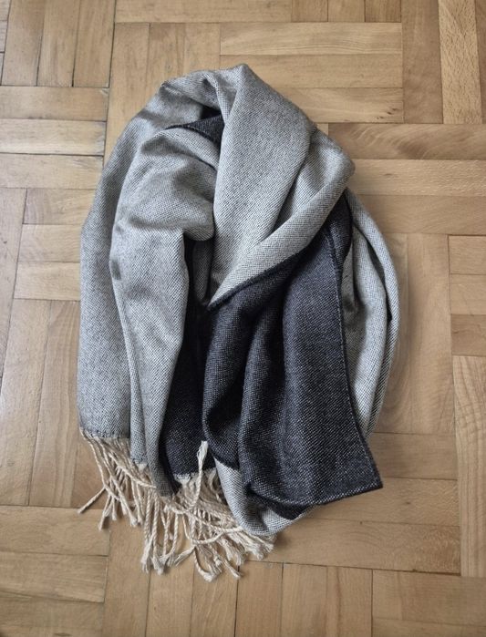 Eșarfa de Lux Enrico Coveri, Model Herringbone, Culoare Gri, Unisex