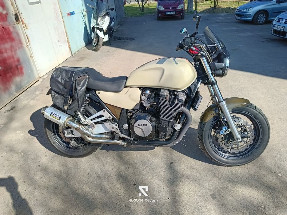 Продавам Yamaha XJR 1200