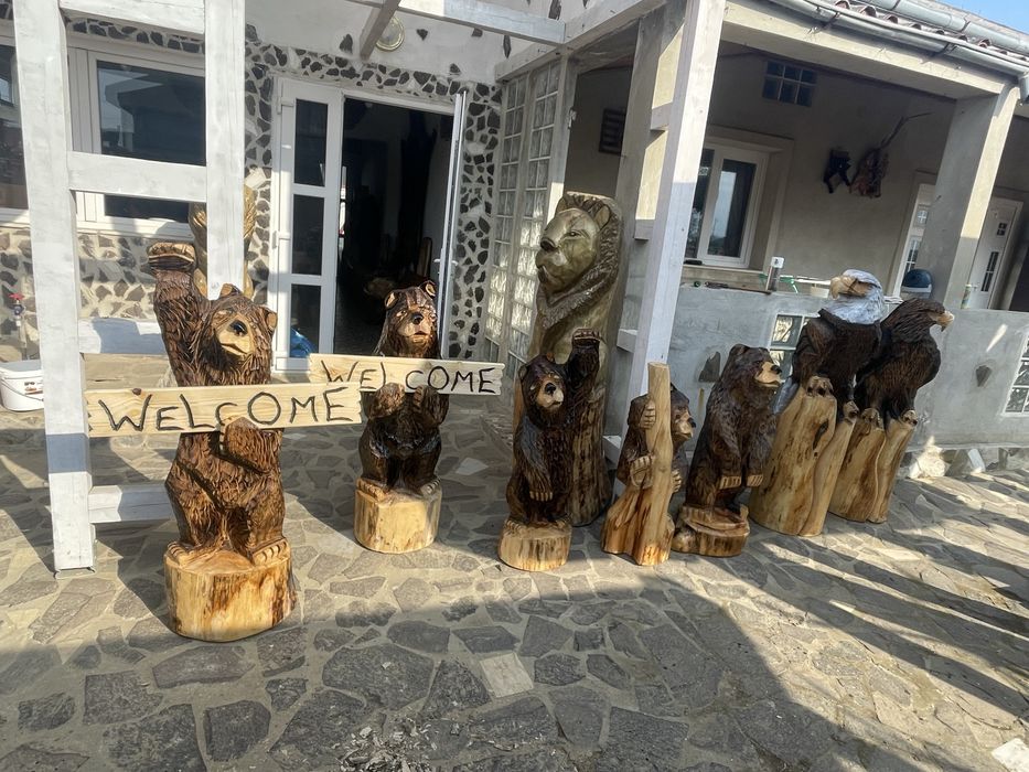 Mese, banci din lemn masiv , sculpturi in lemn