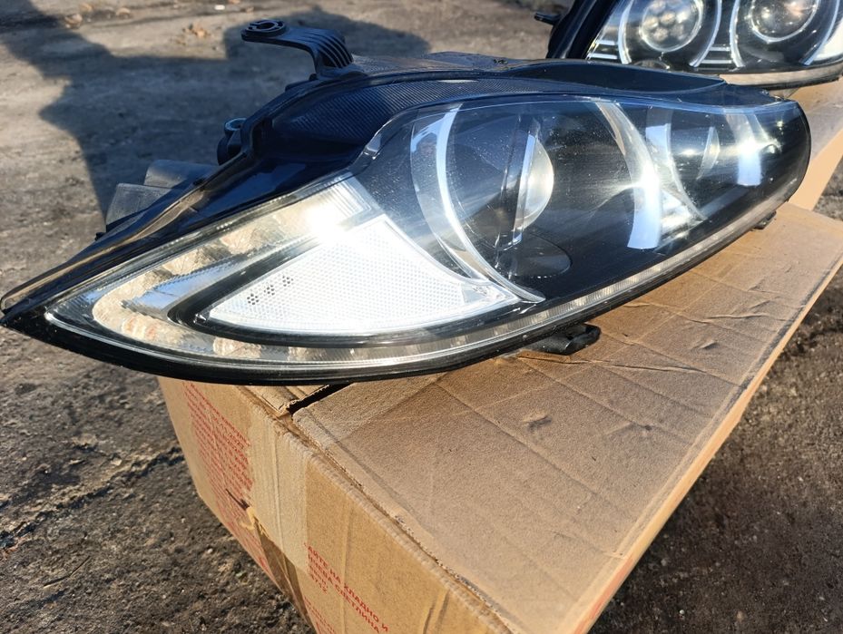 Фарове Ягуар / Jaguar XF 2013г