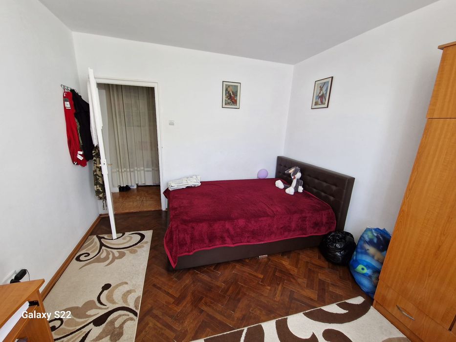 Vând apartament 3 camere Medgidia
