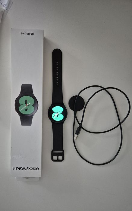 Продал смарт часы Samsung galaxy watch 4 40mm