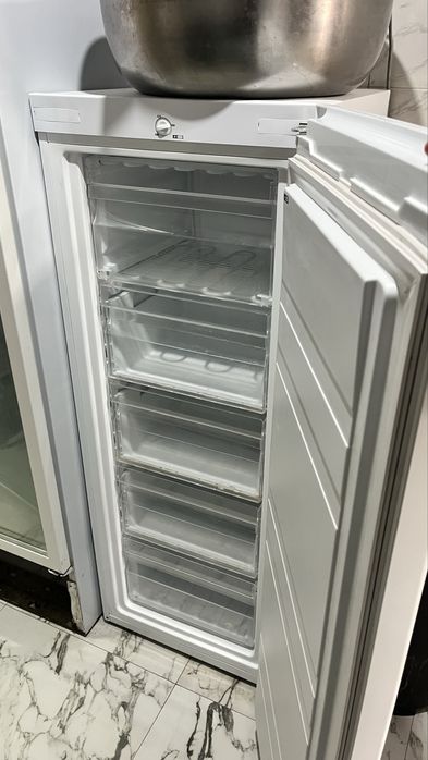 Холодильник и холодильная витрина