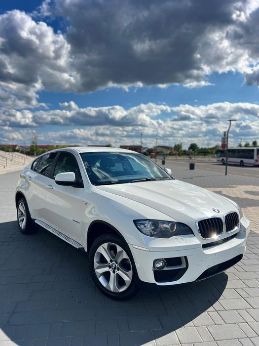 Vând autoturism x6 Alb servis făcut in reprezentanta