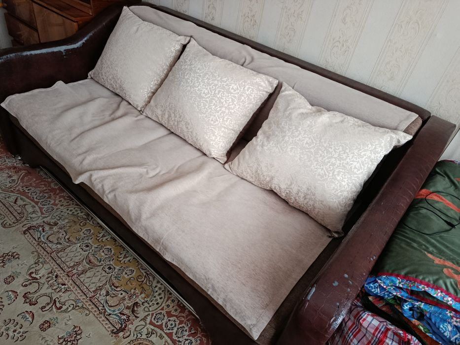 Продам Диван в зал