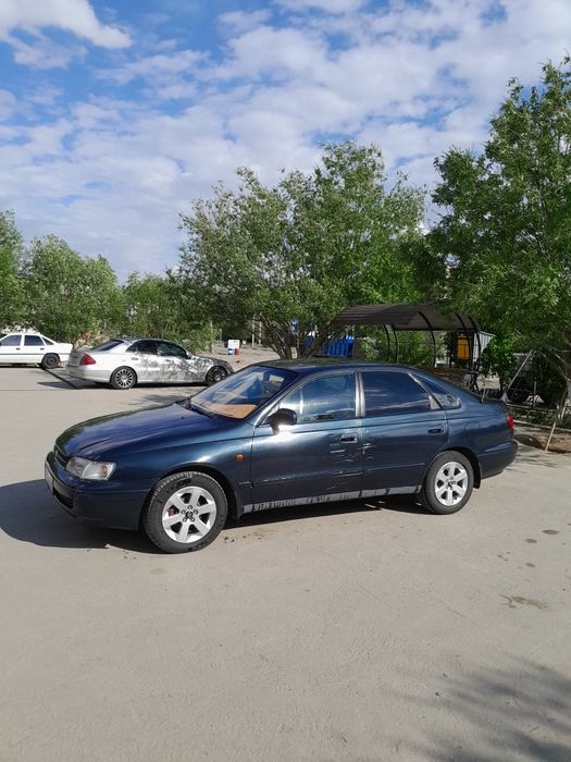 Продам Тойота Карина Е объем.2.0 1994ж