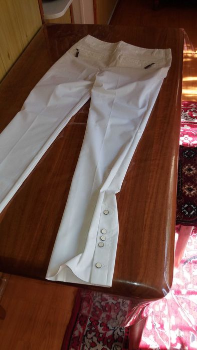 продам  летние   штаны  женские   в  отличном  состояние