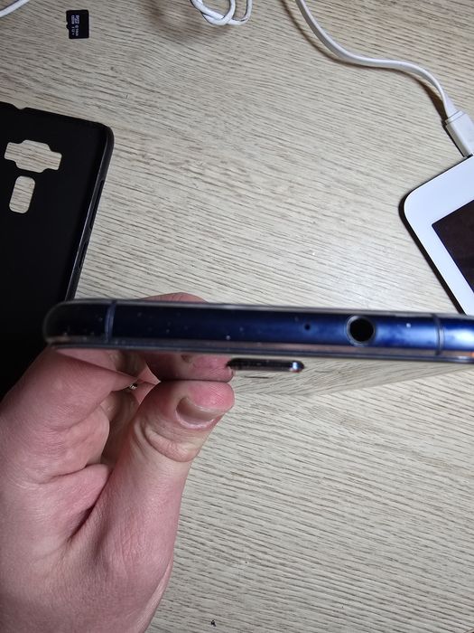 Asus Zenfone 3 (pentru piese)
