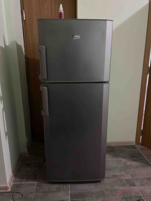 Хладилник BEKO DS227030SN с горна камера