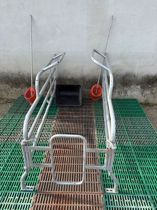 Vand boxă de fătare completă.