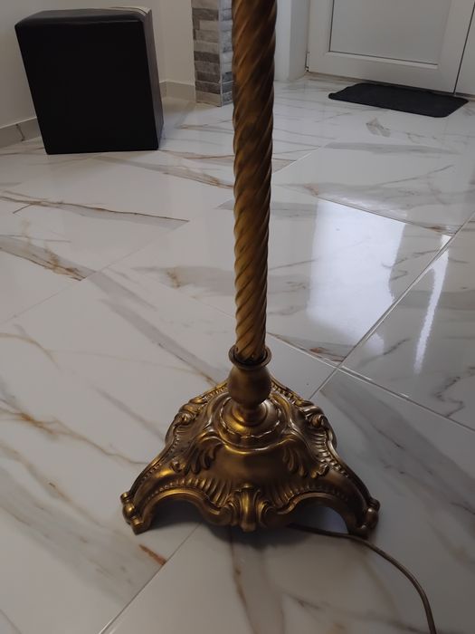 Superb lampadar vechi din bronz masiv,din perioada interbelică.