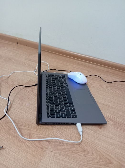 Ноутбук Intel core i3 срочно. ОЗУ 8Гб.