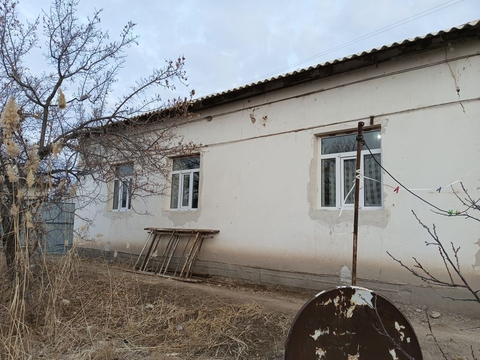 Шымбай районы 4 комнатылы жай сатылады