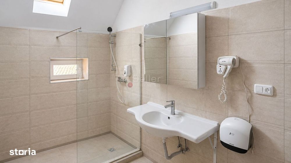 Recent Renovat | Acces la Curte