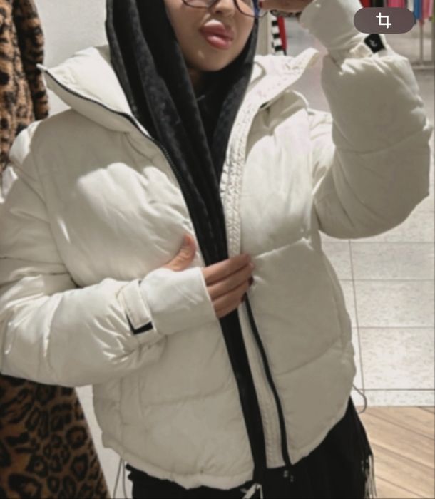 Продам белую куртку