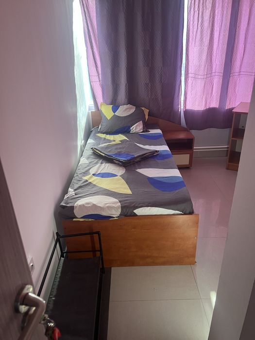 Inchirez camere la curte