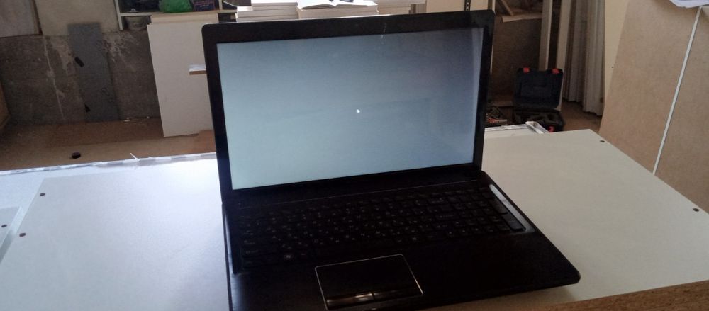 Ноутбук сатылады