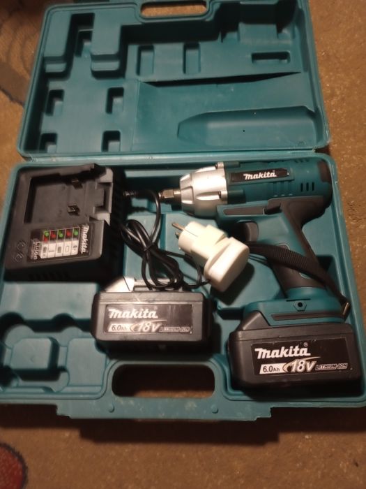Pistol mpact cu acumulator Makita