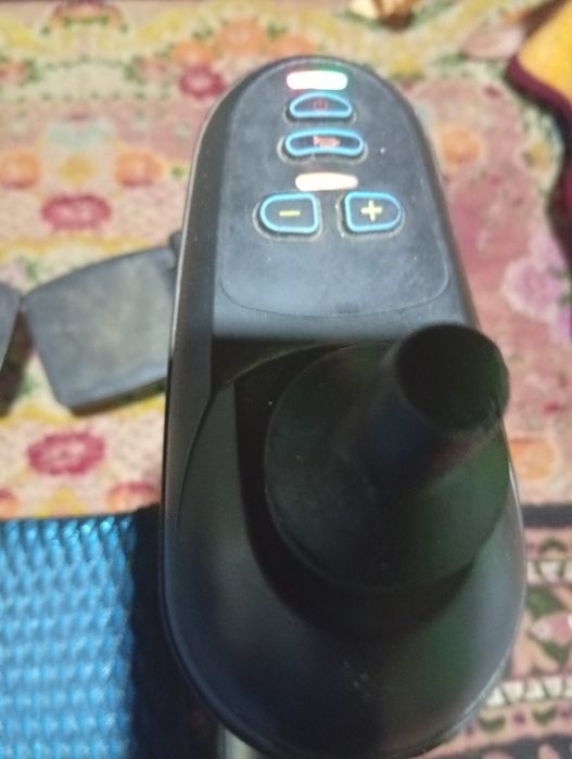 Scaun rulant este în stare funcționabilă foarte bună .