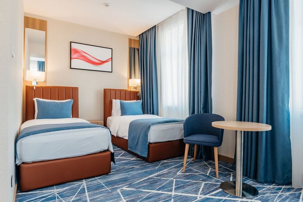 Mehmonhona Закс Shart Emas