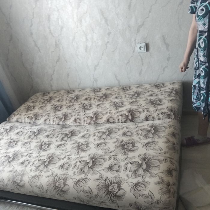 Продам диван в хорошем состоянии