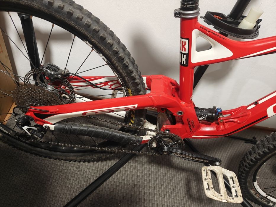 Bicicletă Full Suspension GT Sensor Expert 27.5"