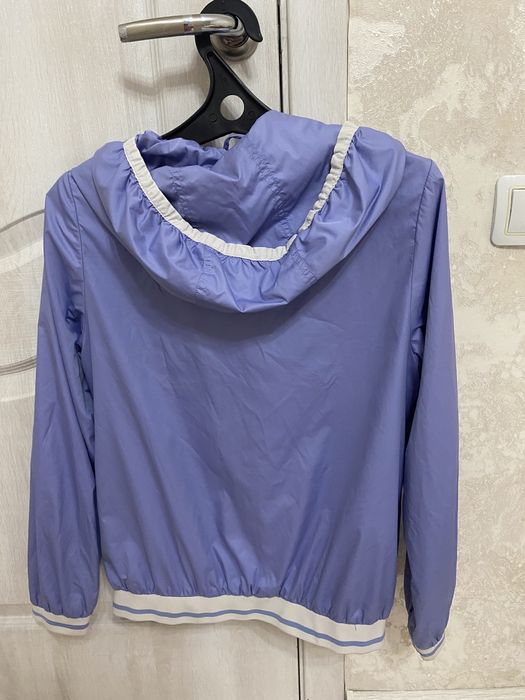 продам ветровку -5000т