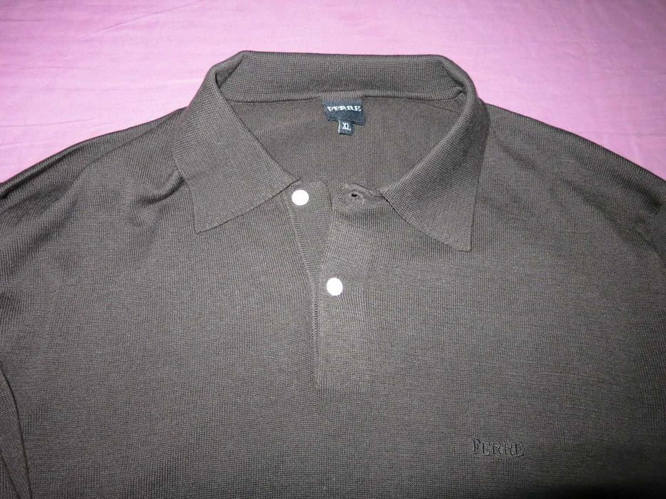 Продавам много стилна и елегантна мъжка блуза.