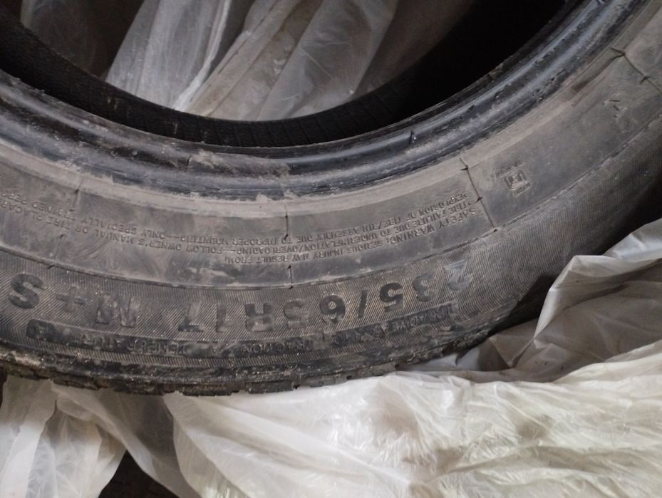 Шины на R17 продам 35000