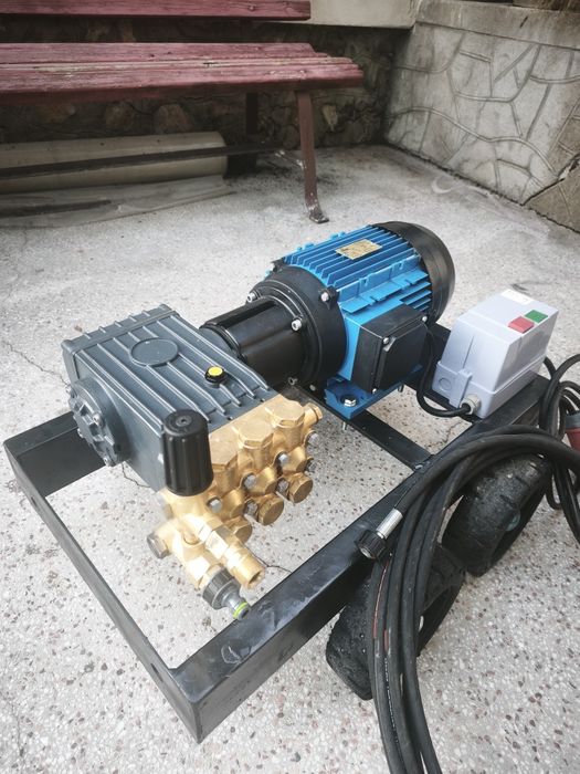Grup de pompare cu presiune Interpump