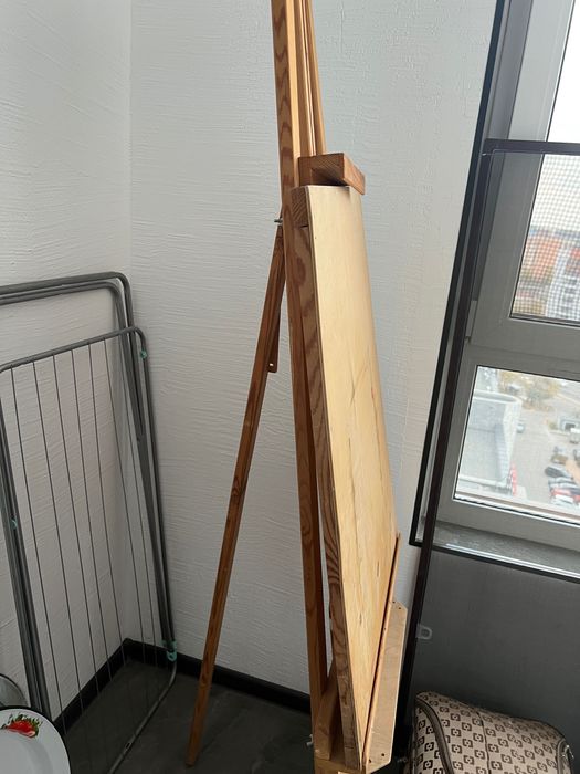 Продам деревянный Мольберт